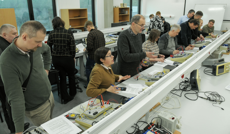 VILNIUS TECH stiprina inžinerinį ugdymą Lietuvos mokyklose: kursus baigė pirmieji mokytojai